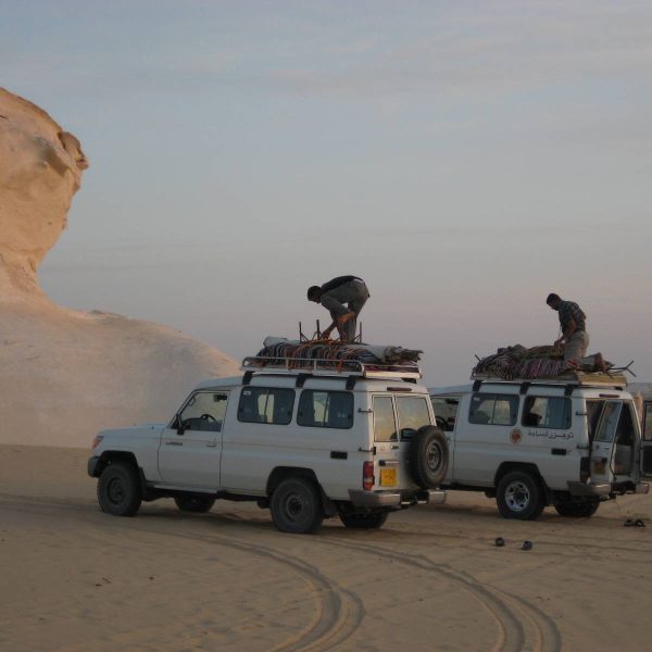 white desert safari and bahariya oasis by 4x4 jeeps