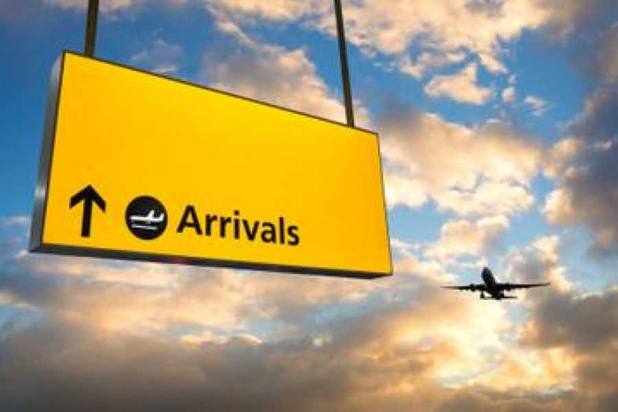 Airport arrivals sign – meet and greet for your airport transfer in Egypt
