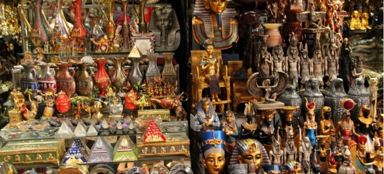 Colourful lanterns and souvenirs for sale in Khan el-Khalili bazaar, Cairo