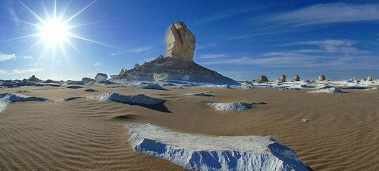 White Desert landscape with chalk rock formations, Egypt