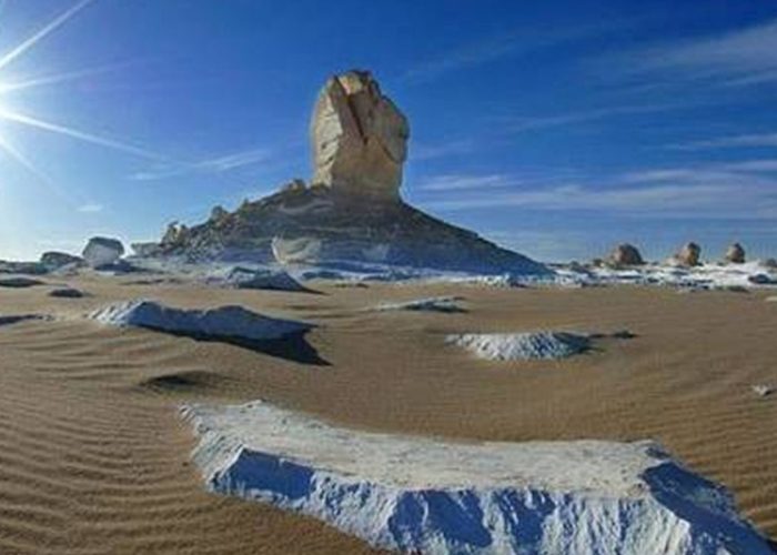 White Desert landscape with chalk rock formations, Egypt